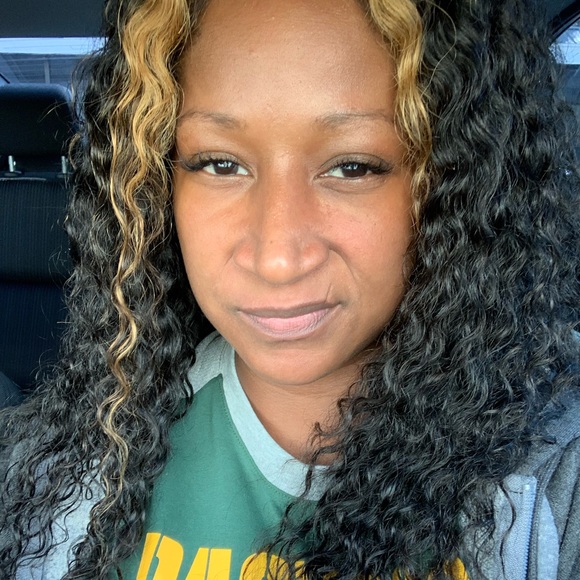 Meet your Posher, Tiffany - Picture 1 of 1